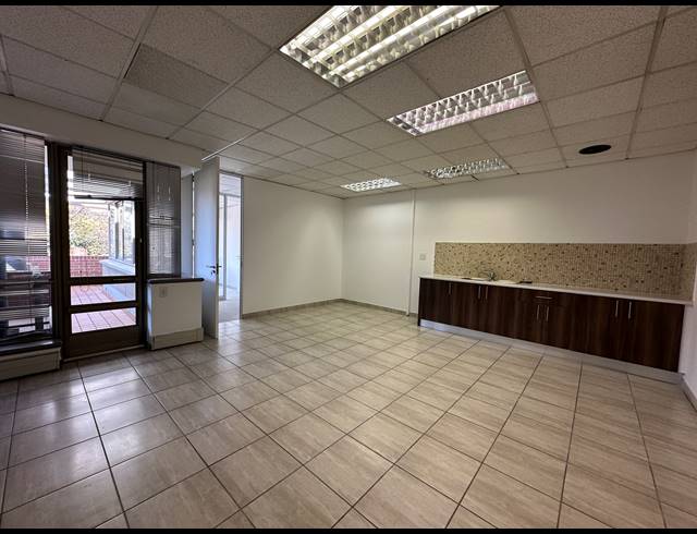 313M² OFFICE TO LET IN WOODMEAD